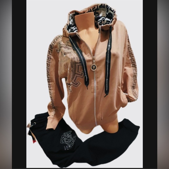 NEW VERSACE WOMEN BLING RHINESTONE 2PC SET ZIP HOODIE SWEATSHIRT & JOGGERS NICE! - Picture 5 of 10